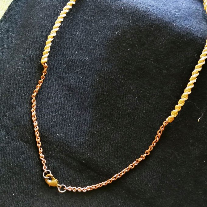 Collier "Soleil du Désert" en macramé