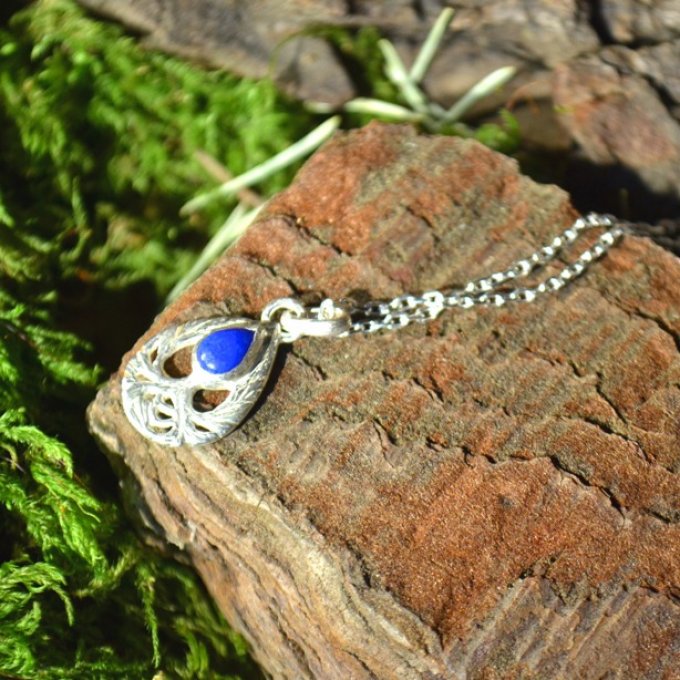 Pendentif goutte en argent avec lapis lazuli